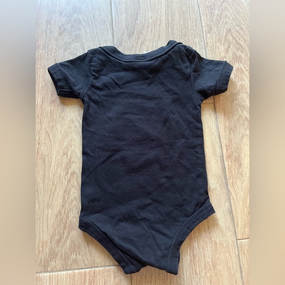 Minnie Mouse black white and red onesie 3-6 months - Picture 6 of 9